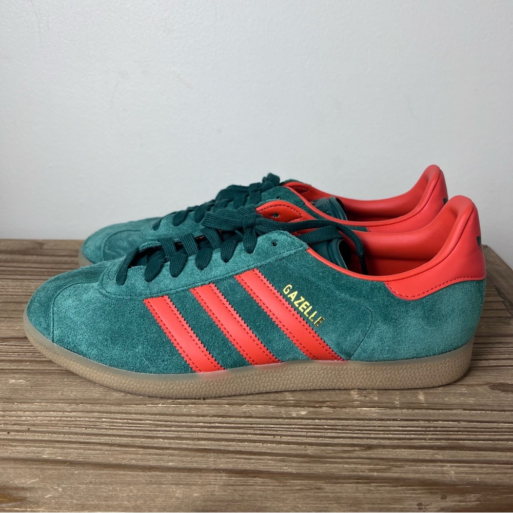 NEW Adidas Gazelle Trainers - Green/Red